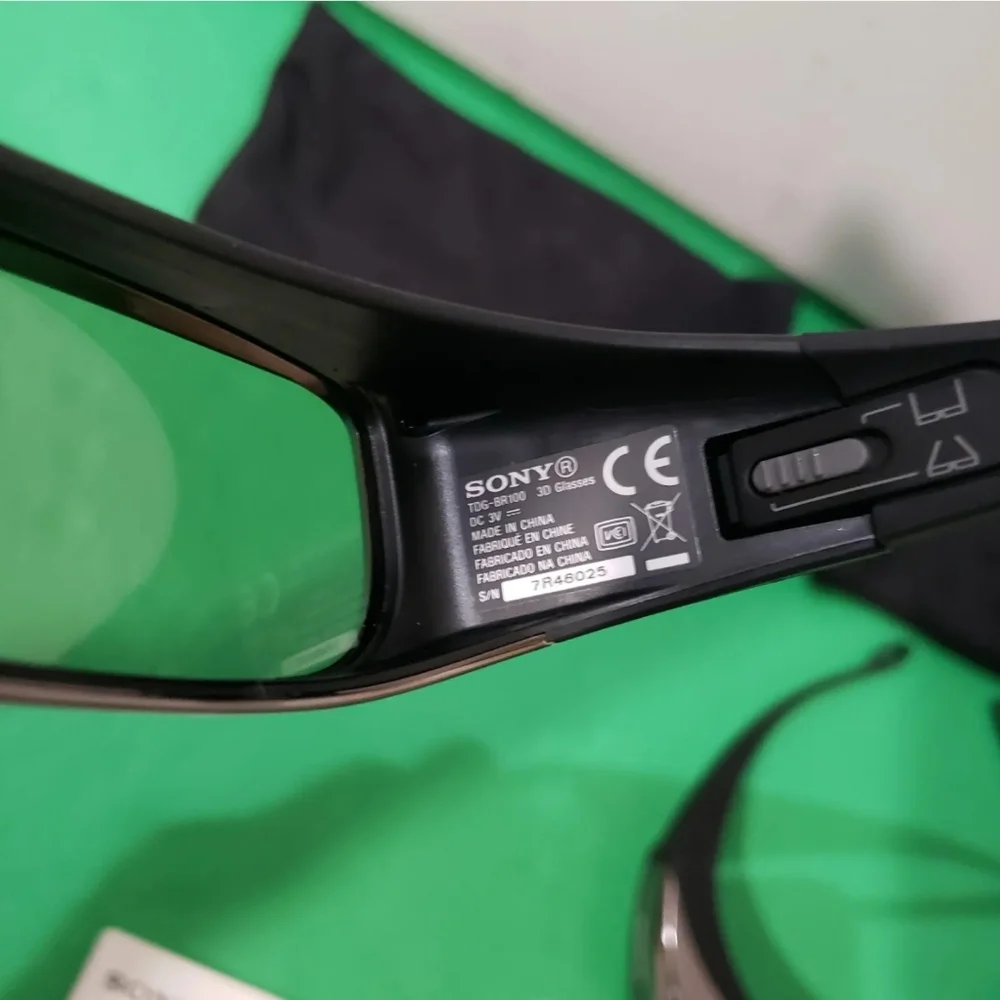 Sony TDG-BR100 3D Glasses (x2) NIB Tag has not been pulled from batteries yet